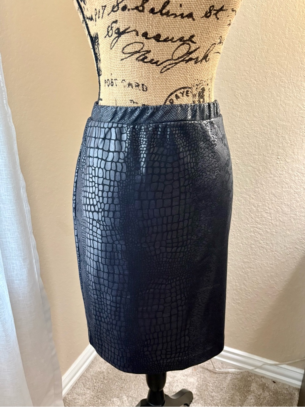 ELLEN TRACY : Black Snakeskin Print Pencil Skirt Size M Pull On Elastic Waist